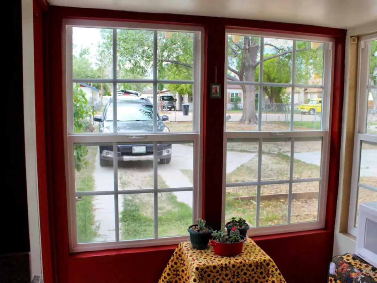 Cozy Muir Cottage - In Town - Pet Friendly Lone Pine Exterior photo